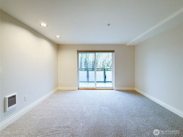 2334 Thorndyke Ave W 202, Seattle WA 98199