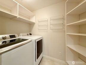 2334 Thorndyke Ave W 202, Seattle WA 98199