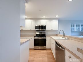 2334 Thorndyke Ave W 202, Seattle WA 98199