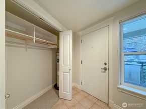 2334 Thorndyke Ave W 202, Seattle WA 98199