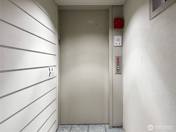 2334 Thorndyke Ave W 202, Seattle WA 98199