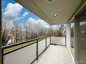 2334 Thorndyke Ave W 202, Seattle WA 98199