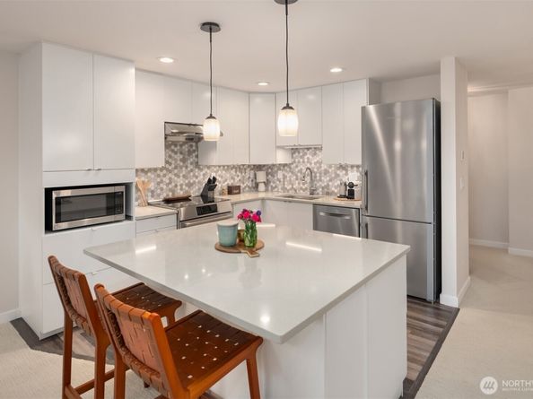 5225 50th Avenue NE 208, Seattle WA 98105