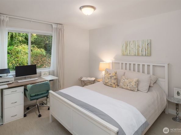 5225 50th Avenue NE 208, Seattle WA 98105