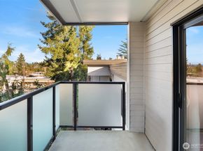 5225 50th Avenue NE 208, Seattle WA 98105