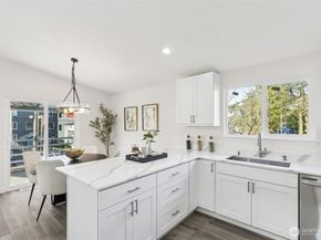 7002 42nd Avenue S, Seattle WA 98118