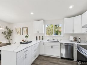 7002 42nd Avenue S, Seattle WA 98118