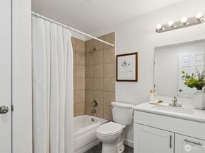 7002 42nd Avenue S, Seattle WA 98118