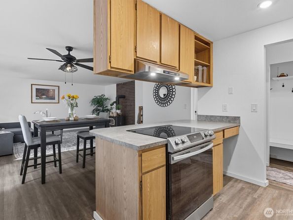 1210 NW Huckle Drive, Bremerton WA 98311