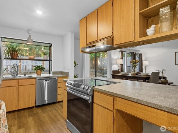 1210 NW Huckle Drive, Bremerton WA 98311