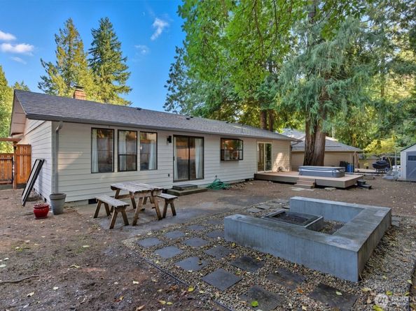 1210 NW Huckle Drive, Bremerton WA 98311