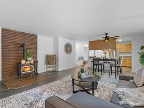 1210 NW Huckle Drive, Bremerton WA 98311