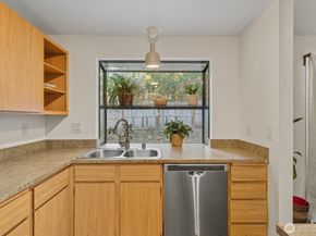 1210 NW Huckle Drive, Bremerton WA 98311