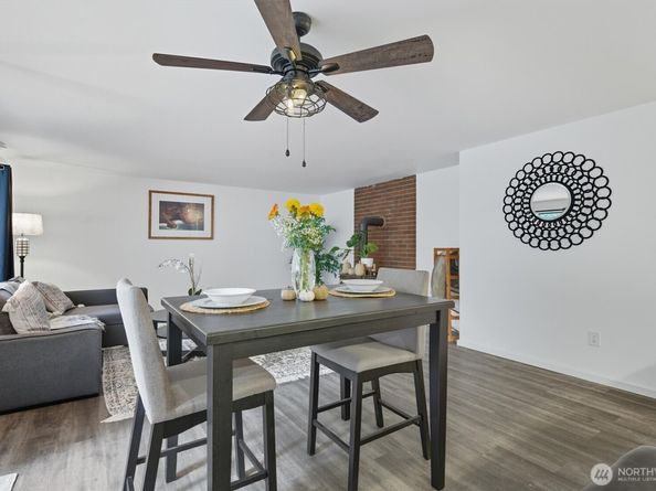 1210 NW Huckle Drive, Bremerton WA 98311