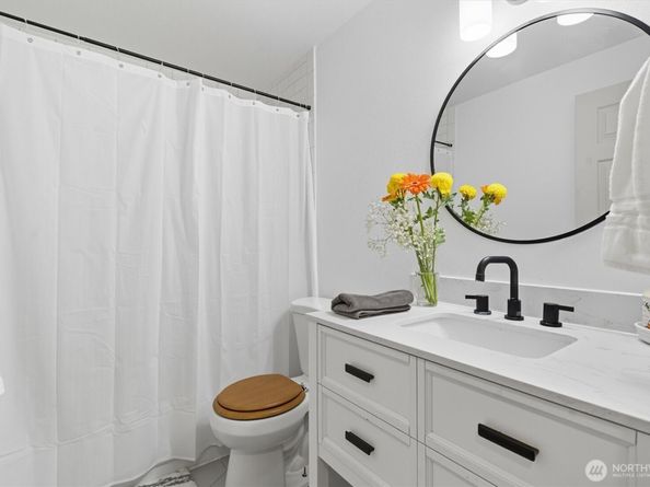 1210 NW Huckle Drive, Bremerton WA 98311