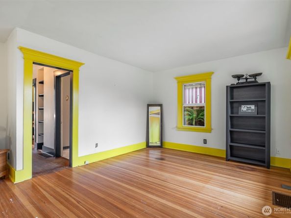 3007 S Court Street, Seattle WA 98144