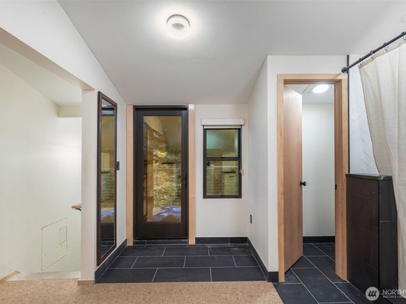 3007 S Court Street, Seattle WA 98144