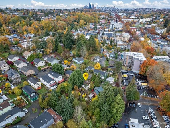 3007 S Court Street, Seattle WA 98144