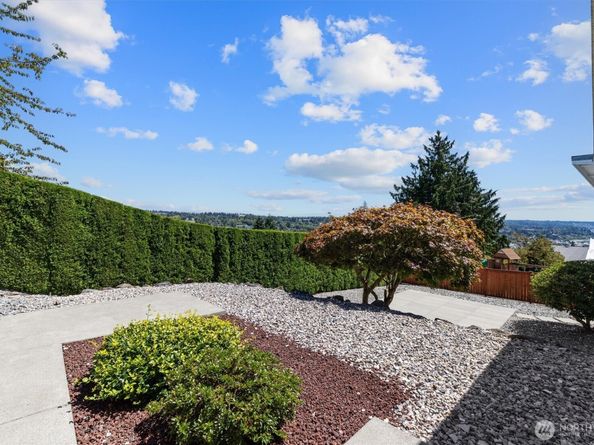 21024 5th Avenue S, Des Moines WA 98198