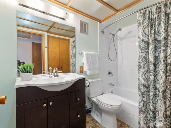 21024 5th Avenue S, Des Moines WA 98198