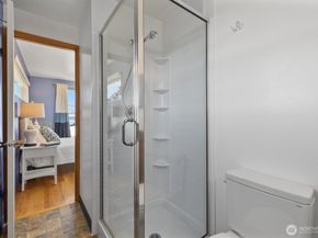 21024 5th Avenue S, Des Moines WA 98198