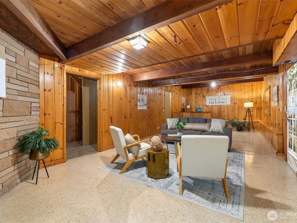 21024 5th Avenue S, Des Moines WA 98198