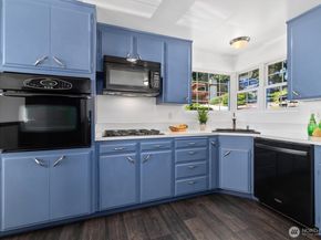 21024 5th Avenue S, Des Moines WA 98198