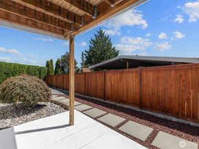 21024 5th Avenue S, Des Moines WA 98198