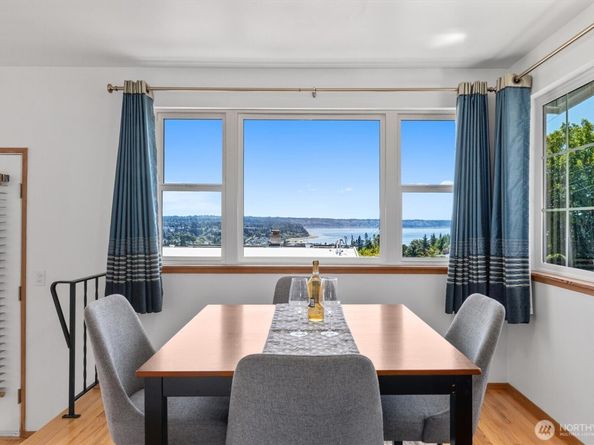 21024 5th Avenue S, Des Moines WA 98198