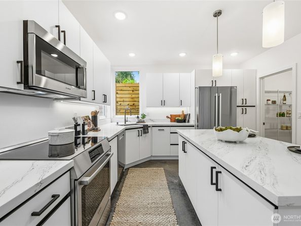 12037 Fremont Avenue N 1 & 2, Seattle WA 98133