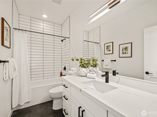 12037 Fremont Avenue N 1 & 2, Seattle WA 98133