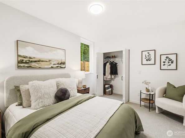 12037 Fremont Avenue N 1 & 2, Seattle WA 98133