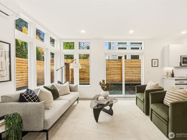 12037 Fremont Avenue N 1 & 2, Seattle WA 98133