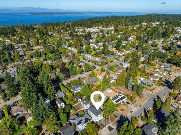 12037 Fremont Avenue N 1 & 2, Seattle WA 98133