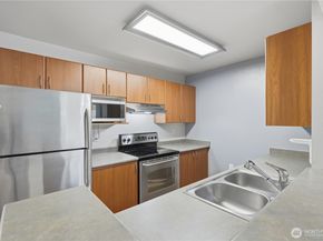 15415 35th Avenue W I103, Lynnwood WA 98087