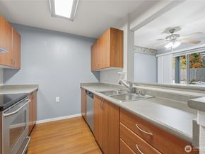 15415 35th Avenue W I103, Lynnwood WA 98087