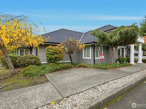 15415 35th Avenue W I103, Lynnwood WA 98087