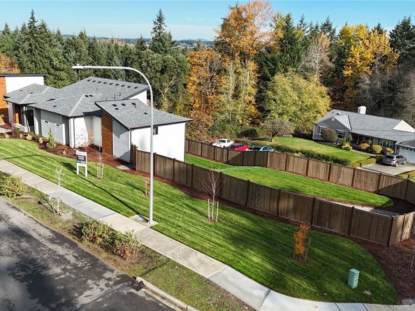 36520 SW 3rd Place Street 1, Federal Way WA 98023