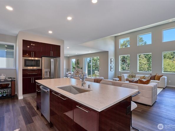 36520 SW 3rd Place Street 1, Federal Way WA 98023