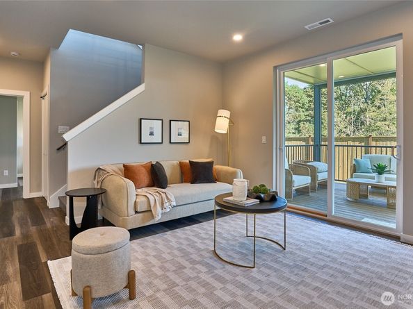 36520 SW 3rd Place Street 1, Federal Way WA 98023