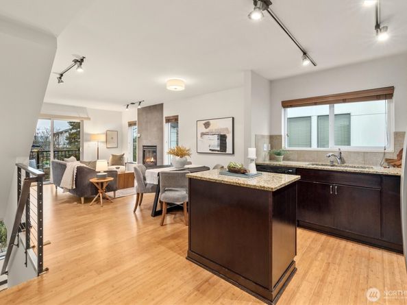 2516 Yale Avenue E C, Seattle WA 98102