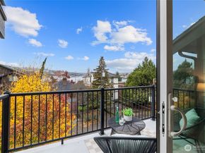 2516 Yale Avenue E C, Seattle WA 98102