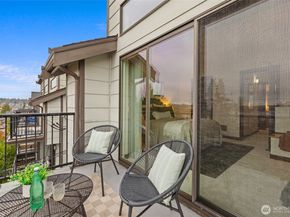 2516 Yale Avenue E C, Seattle WA 98102