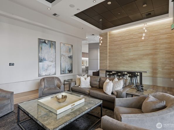 10650 NE 9th Place 923, Bellevue WA 98004