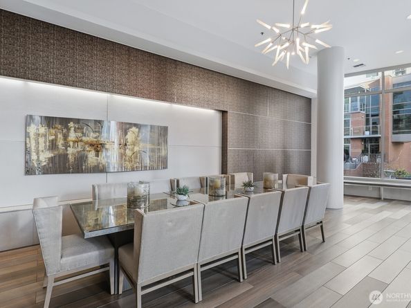 10650 NE 9th Place 923, Bellevue WA 98004