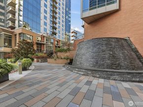 10650 NE 9th Place 923, Bellevue WA 98004