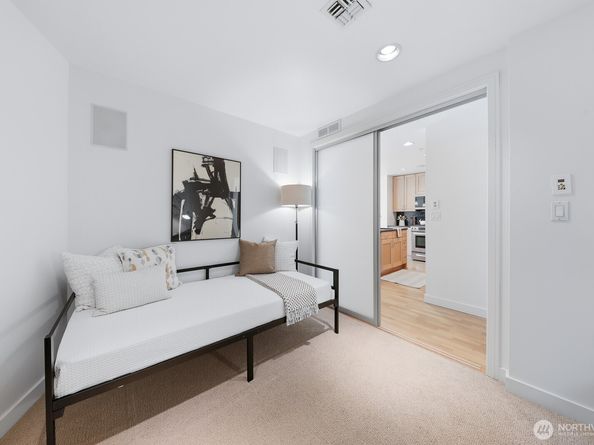 10650 NE 9th Place 923, Bellevue WA 98004