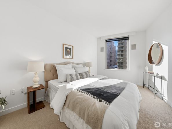 10650 NE 9th Place 923, Bellevue WA 98004