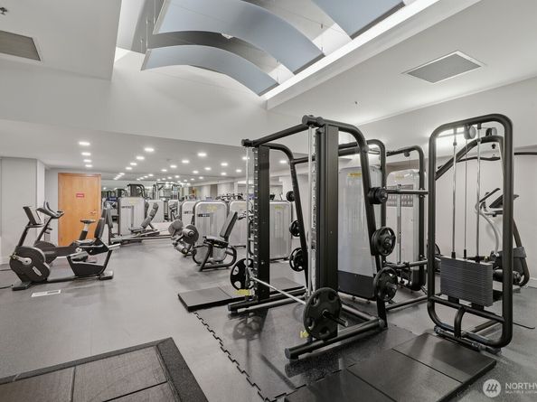 10650 NE 9th Place 923, Bellevue WA 98004