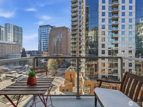 10650 NE 9th Place 923, Bellevue WA 98004